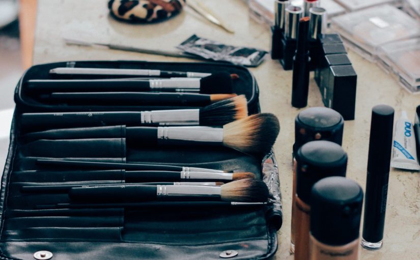 Jak kobiety niesłychanie zwracają uwagę na swój image? Jak dbać o wygląd – uroda, make-up , kosmetyki.