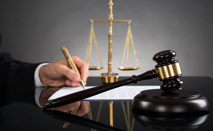 Wiele sytuacji życiowych będzie narzucać konieczność asysty prawnika.